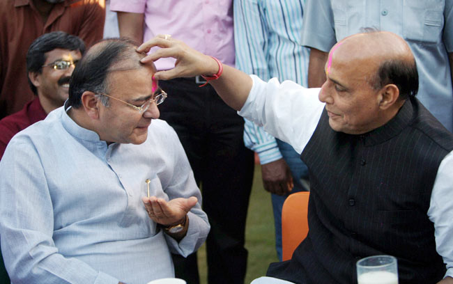 होली में रंगों से सराबोर हुआ हिंदुस्‍तान | पूनम की होली