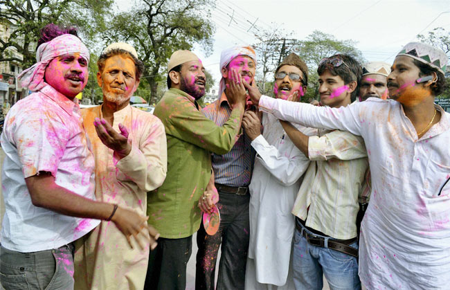 होली में रंगों से सराबोर हुआ हिंदुस्‍तान | पूनम की होली