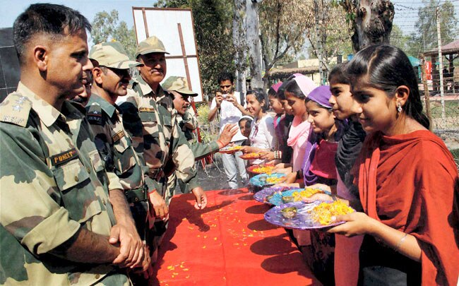 होली में रंगों से सराबोर हुआ हिंदुस्‍तान | पूनम की होली