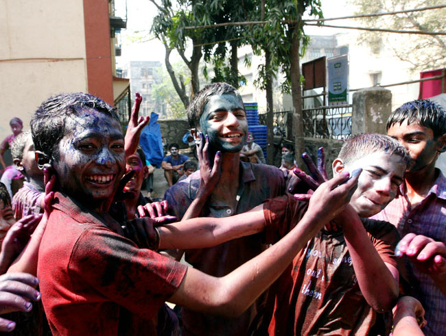 होली में रंगों से सराबोर हुआ हिंदुस्‍तान | पूनम की होली