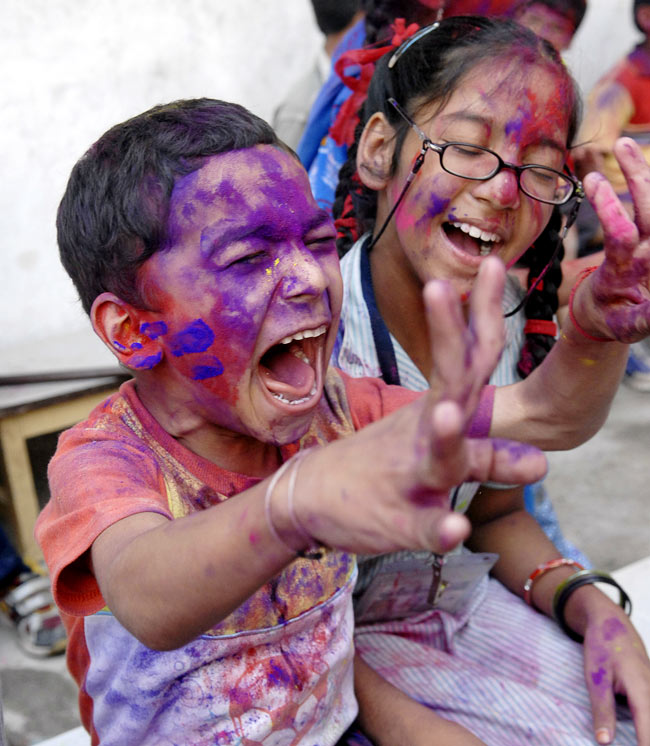 होली में रंगों से सराबोर हुआ हिंदुस्‍तान | पूनम की होली