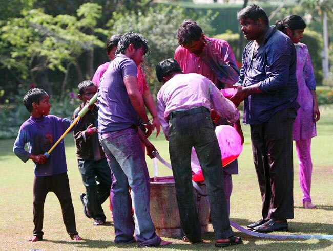 होली में रंगों से सराबोर हुआ हिंदुस्‍तान | पूनम की होली