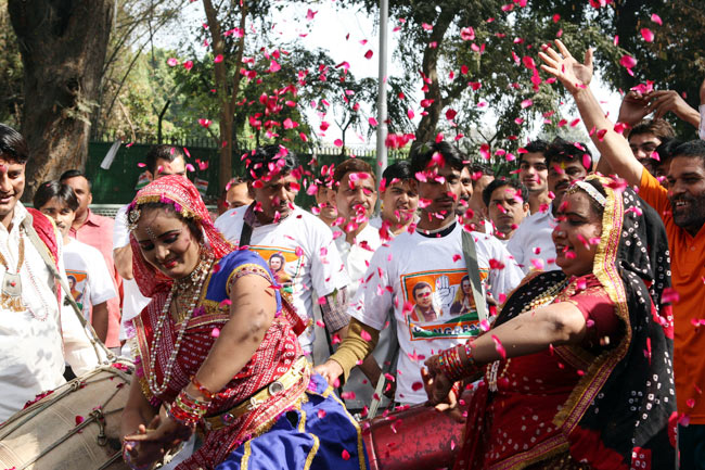 होली में रंगों से सराबोर हुआ हिंदुस्‍तान | पूनम की होली