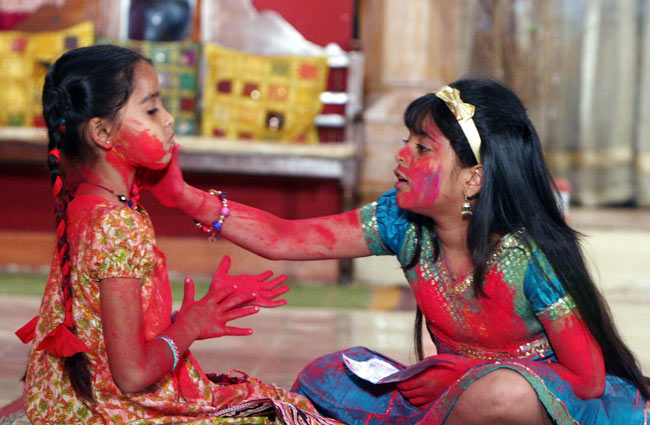 होली में रंगों से सराबोर हुआ हिंदुस्‍तान | पूनम की होली