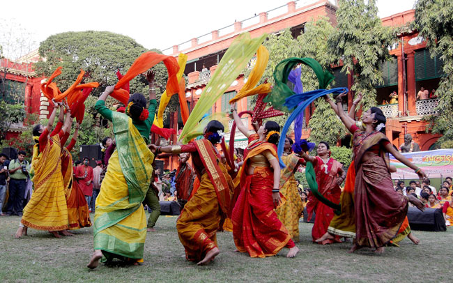 होली में रंगों से सराबोर हुआ हिंदुस्‍तान | पूनम की होली