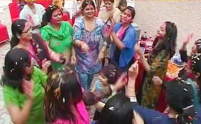 होली में रंगों से सराबोर हुआ हिंदुस्‍तान | पूनम की होली