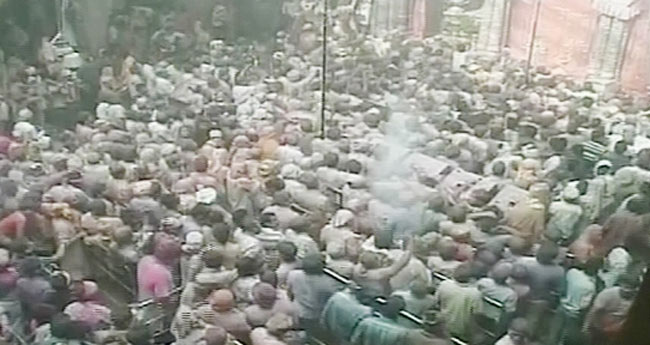 होली में रंगों से सराबोर हुआ हिंदुस्‍तान | पूनम की होली