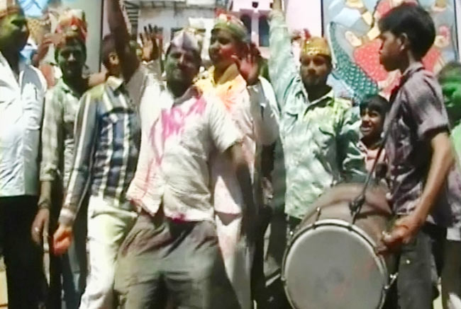 होली में रंगों से सराबोर हुआ हिंदुस्‍तान | पूनम की होली