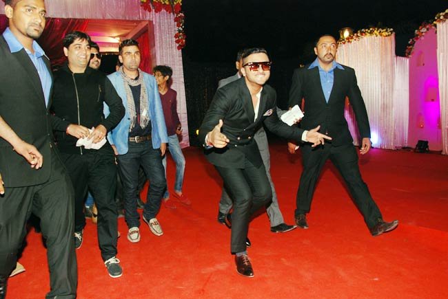 पीटीसी अवार्ड्स में बॉलीवुड सितारे | बोल्‍ड बालाएं