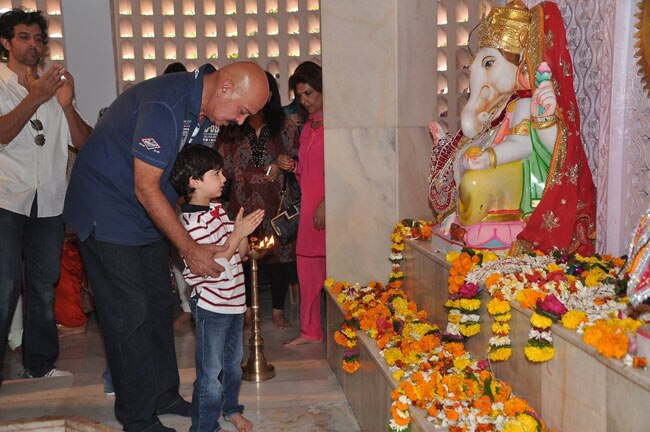 रितिक ने परिवार संग मनाई शिवरात्रि | शानदार रितिक