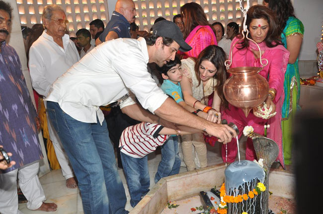 रितिक ने परिवार संग मनाई शिवरात्रि | शानदार रितिक