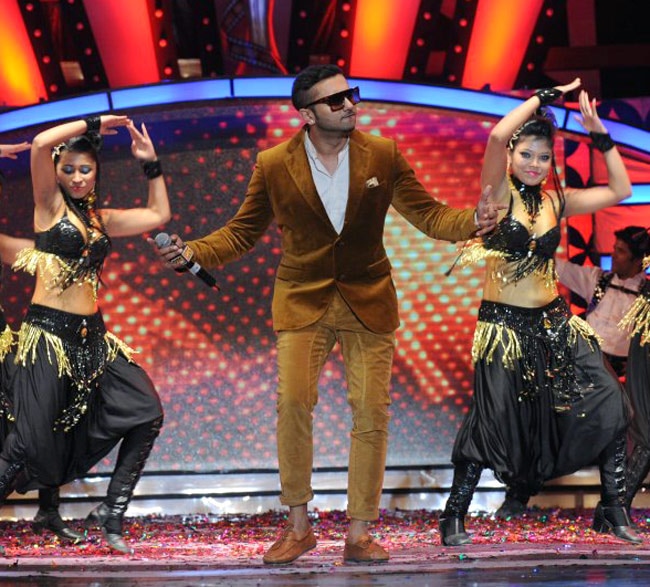 पीटीसी अवार्ड्स में बॉलीवुड सितारे | बोल्‍ड बालाएं