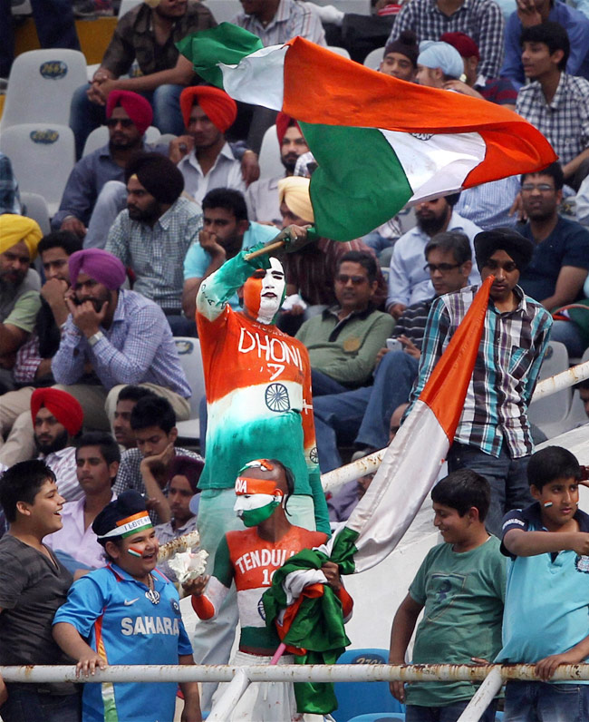 मोहाली में टीम इंडिया ने लगाई जीत की हैट्रिक | शिखर पर 'धवन'