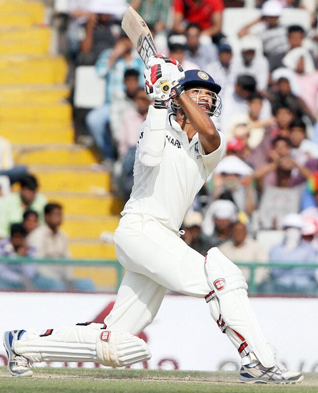 मोहाली में टीम इंडिया ने लगाई जीत की हैट्रिक | शिखर पर 'धवन'