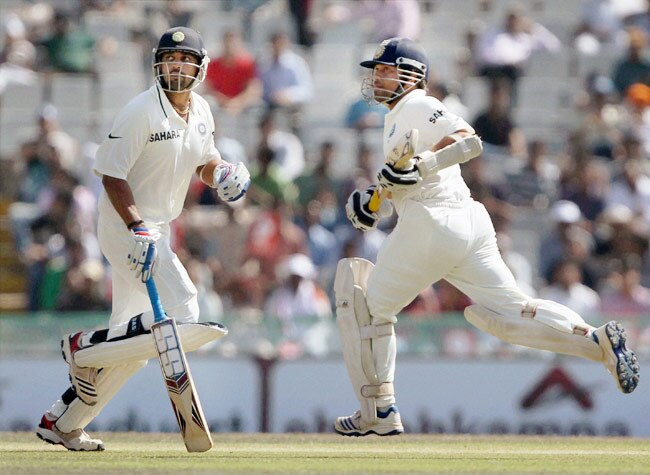 मोहाली में टीम इंडिया ने लगाई जीत की हैट्रिक | शिखर पर 'धवन'