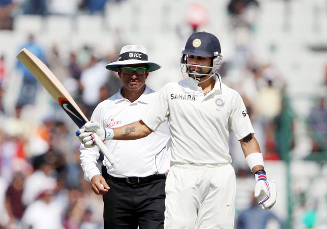 मोहाली में टीम इंडिया ने लगाई जीत की हैट्रिक | शिखर पर 'धवन'