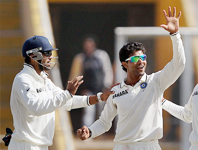 मोहाली में टीम इंडिया ने लगाई जीत की हैट्रिक | शिखर पर 'धवन'