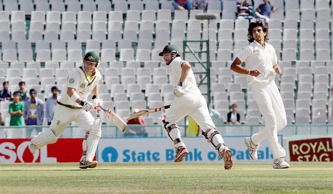 मोहाली में टीम इंडिया ने लगाई जीत की हैट्रिक | शिखर पर 'धवन'