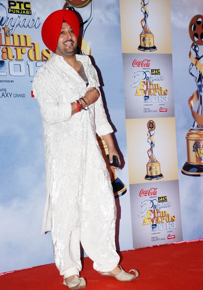 पीटीसी अवार्ड्स में बॉलीवुड सितारे | बोल्‍ड बालाएं