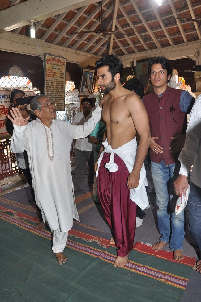 रितिक ने परिवार संग मनाई शिवरात्रि | शानदार रितिक