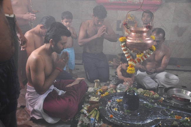 रितिक ने परिवार संग मनाई शिवरात्रि | शानदार रितिक