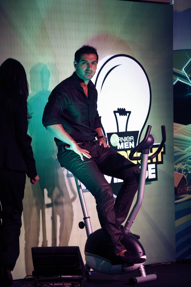 जरूरतमंदों की मदद करेंगे जॉन अब्राहम |   जो दीवाना बना दे...