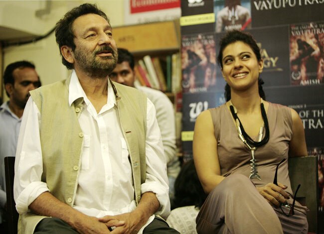 पुस्‍तक विमोचन करने पहुंचे काजोल और शेखर कपूर