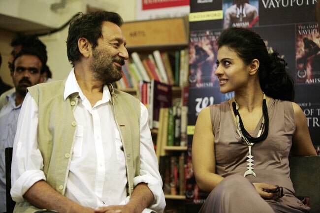 पुस्‍तक विमोचन करने पहुंचे काजोल और शेखर कपूर