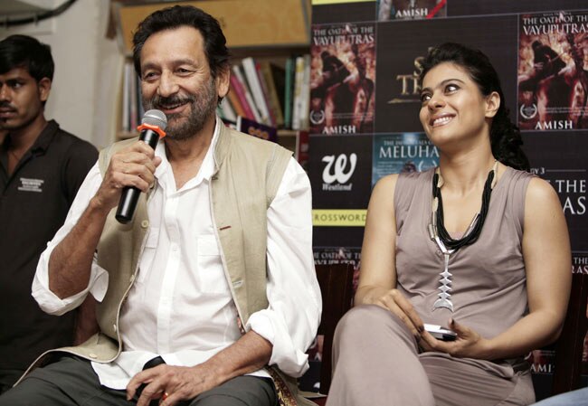 पुस्‍तक विमोचन करने पहुंचे काजोल और शेखर कपूर