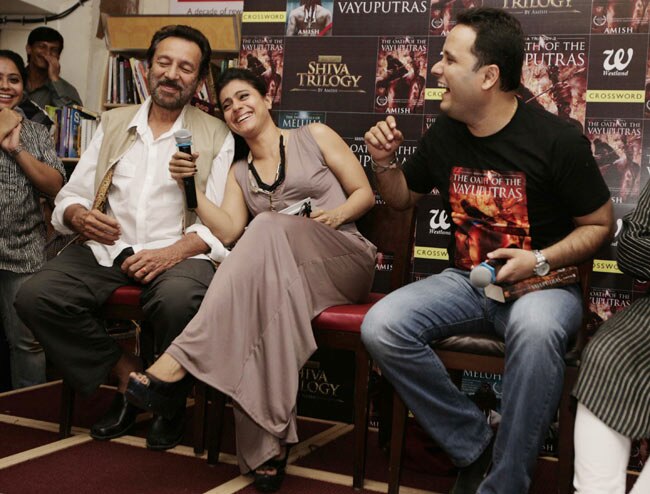 पुस्‍तक विमोचन करने पहुंचे काजोल और शेखर कपूर