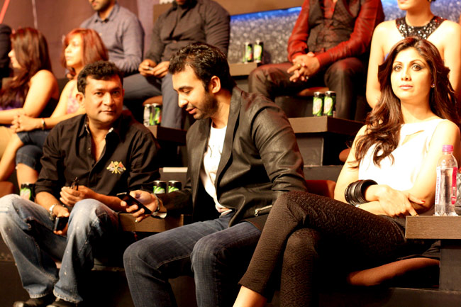 सुपर फाइट लीग-14 के शुभारंभ पर पहुंचे सितारे | ग्लैमर का तड़का