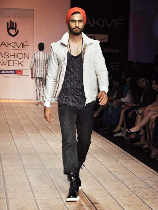 लैक्‍मे फैशन वीक के रैंप पर शाहिद कपूर  | ग्लैमर का तड़का