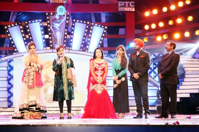 पीटीसी अवार्ड्स में बॉलीवुड सितारे | बोल्‍ड बालाएं