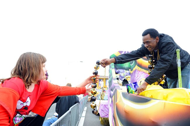 गे-लेसबियन का रंगारंग उत्‍सव... | न्यूड से परहेज नहीं