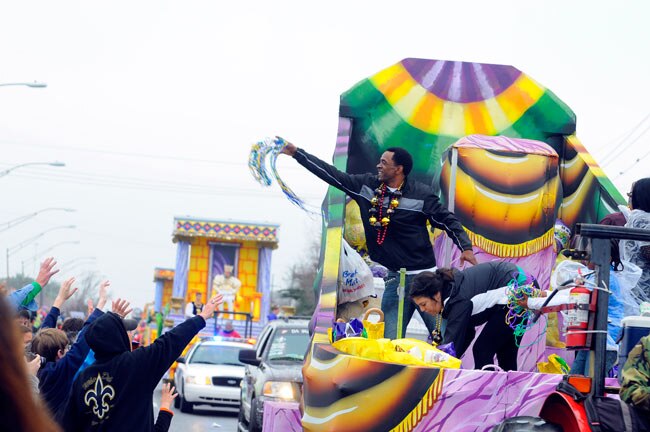 गे-लेसबियन का रंगारंग उत्‍सव... | न्यूड से परहेज नहीं