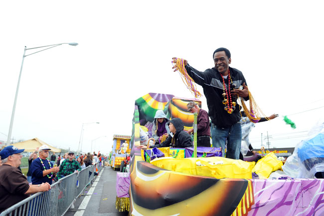 गे-लेसबियन का रंगारंग उत्‍सव... | न्यूड से परहेज नहीं