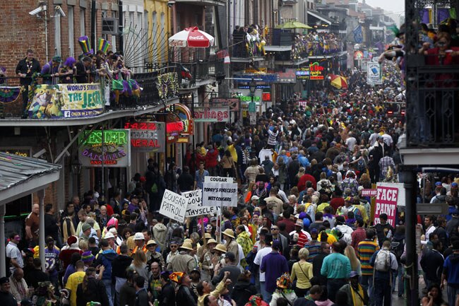 गे-लेसबियन का रंगारंग उत्‍सव... | न्यूड से परहेज नहीं