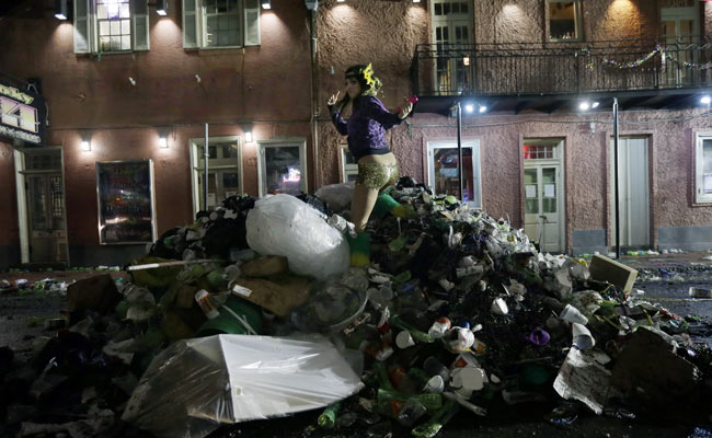 गे-लेसबियन का रंगारंग उत्‍सव... | न्यूड से परहेज नहीं