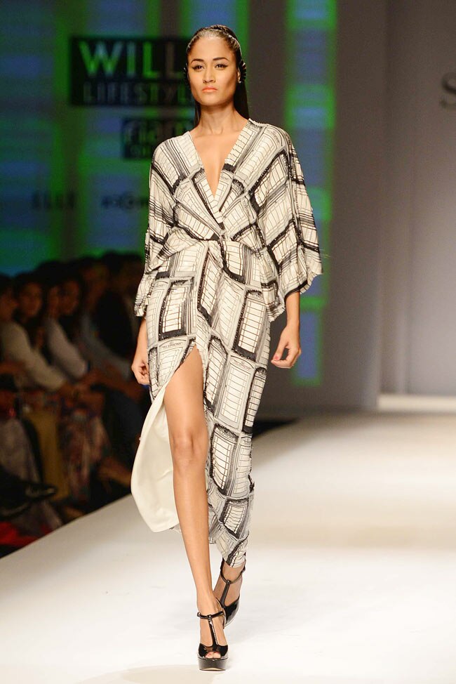 देखें विल्स फैशन वीक का पहला दिन