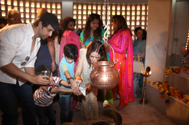 रितिक ने परिवार संग मनाई शिवरात्रि | शानदार रितिक