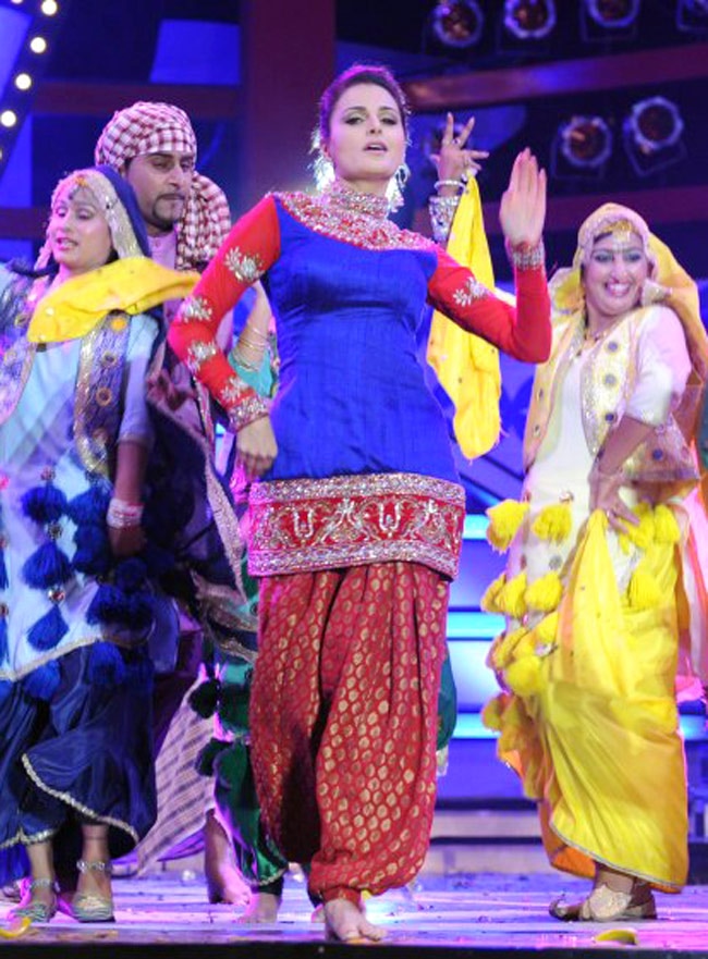 पीटीसी अवार्ड्स में बॉलीवुड सितारे | बोल्‍ड बालाएं