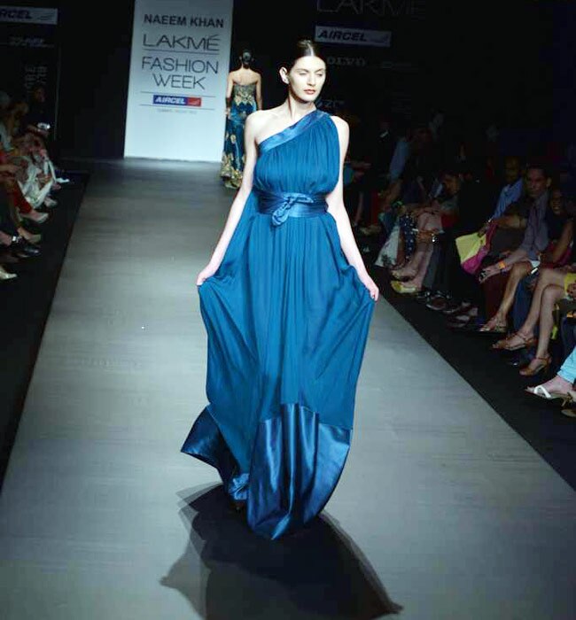 लैक्‍मे फैशन वीक के रैंप पर शाहिद कपूर  | ग्लैमर का तड़का