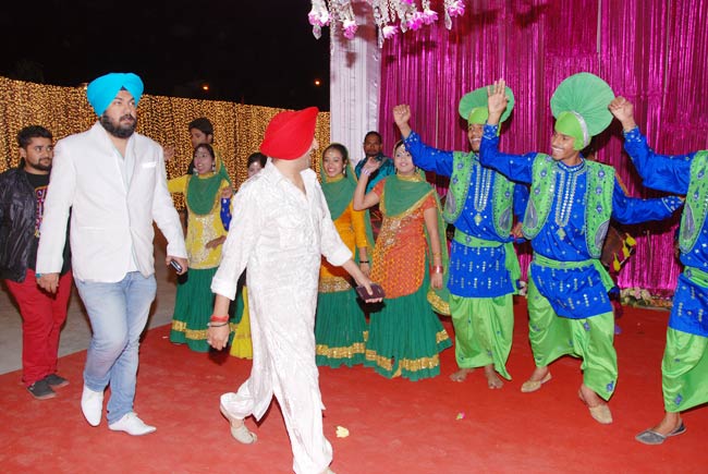 पीटीसी अवार्ड्स में बॉलीवुड सितारे | बोल्‍ड बालाएं