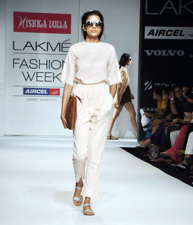 लैक्‍मे फैशन वीक के रैंप पर शाहिद कपूर  | ग्लैमर का तड़का