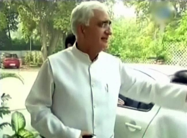 तस्वीरें: पाकिस्तानी PM के आगमन का विरोध | देश में उबाल