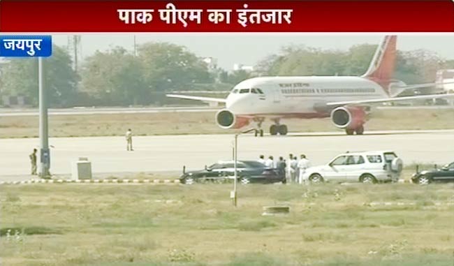 तस्वीरें: पाकिस्तानी PM के आगमन का विरोध | देश में उबाल