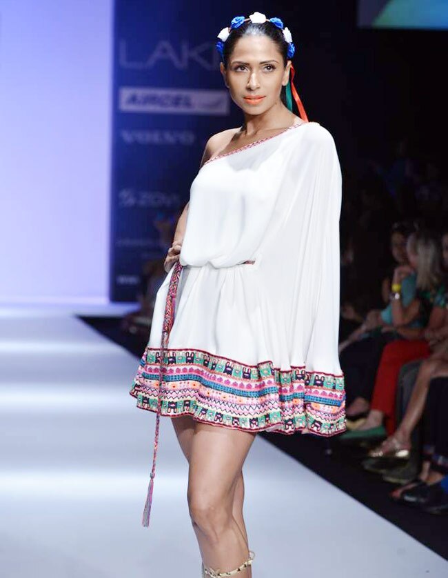 लैक्‍मे फैशन वीक के रैंप पर शाहिद कपूर  | ग्लैमर का तड़का