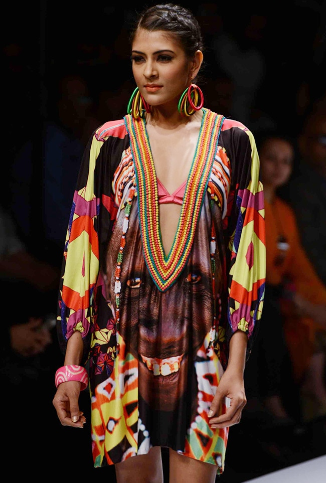 वि‍ल्‍स इंडि‍या फैशन वीक: तीसरे दिन की तस्‍वीरें...| मॉडलों के जलवे