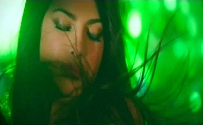 'शूटआउट एट वडाला' में प्रियंका का आइटम नंबर | अनदेखी प्रियंका