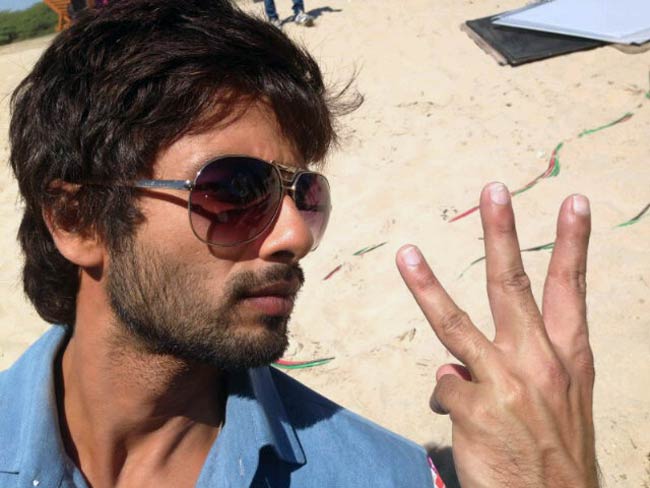 'रैंबो राजकुमार' के सेट पर सितारों की मस्ती... | बॉलीवुड 2013